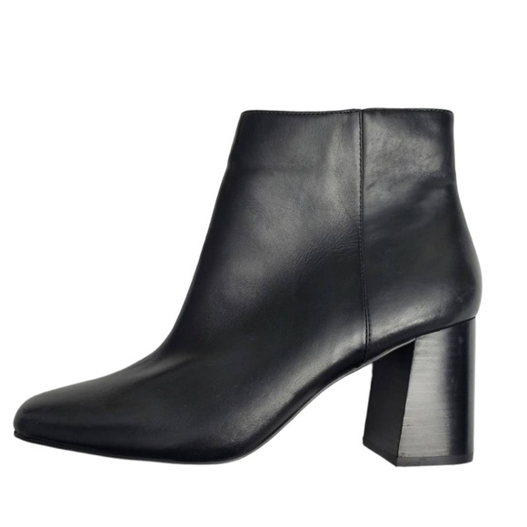 Bella Vita Black Wilma Leather Bootie Block Heel Soft, Supple Leather 10W - Picture 3 of 9